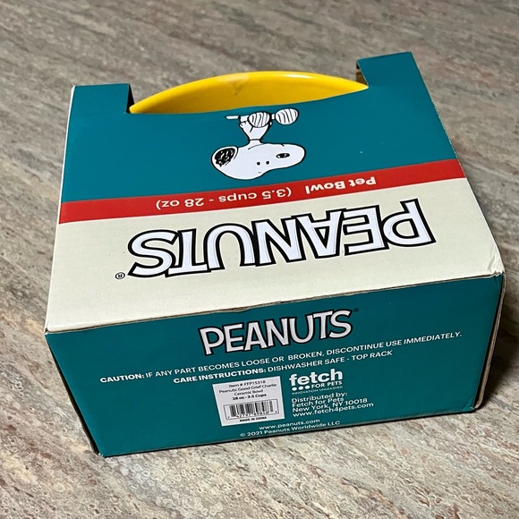 NIB Peanuts Pet bowl - Picture 3 of 16